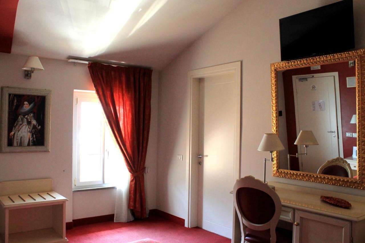 Hotel Capovilla Pisogne Exteriör bild